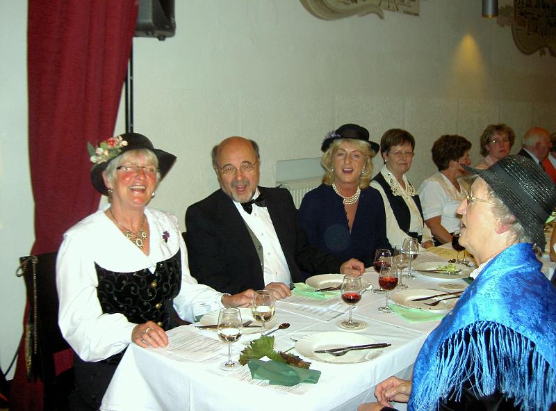 10.JPG - Verwandte der Braut