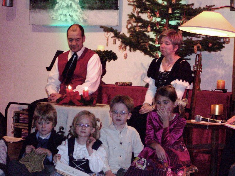 05.jpg - Familie Weber erwartet den Nikolaus