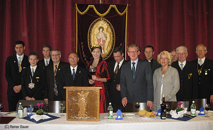 Ehrengäste ua. Burgundia 2011 Katja mit Hutenmeister Peter Müller